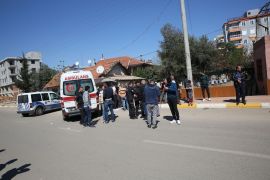 Antalya’da gürültü kavgası: 2 polis yaralı